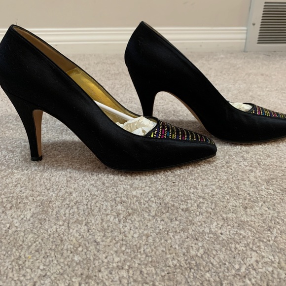 Size 8.5 Women’s St. John high heels - Picture 2 of 3